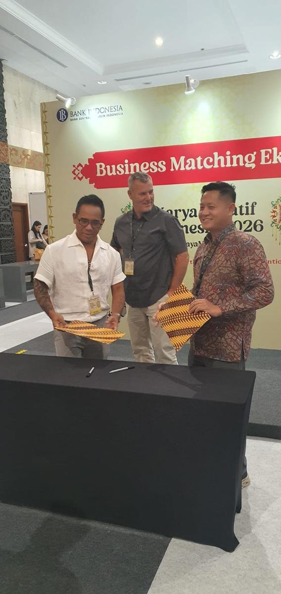 Participants at the Business Matching Ekspor signing table, Karya Kreatif Indonesia 2026, JICC Jakarta