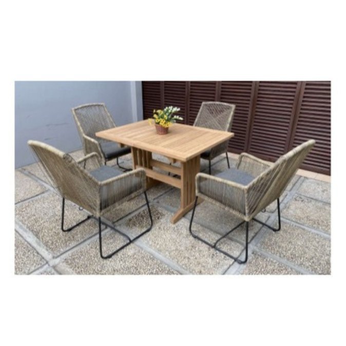 Mini Landsort Extension Table 110–150 cm with Denpasar Armchair