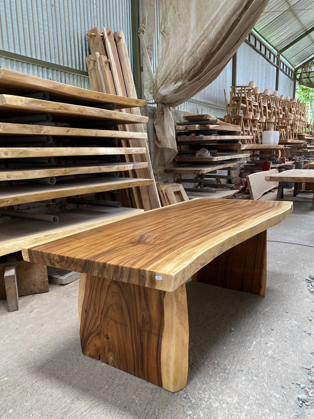 ST-03 Slab table · Solid Suar legs